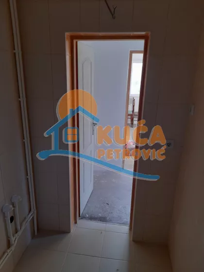 Kninska | 4zida.rs