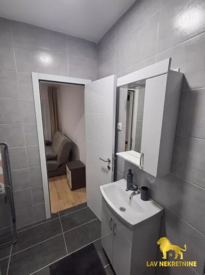 NOVA ULICA | 4zida.rs