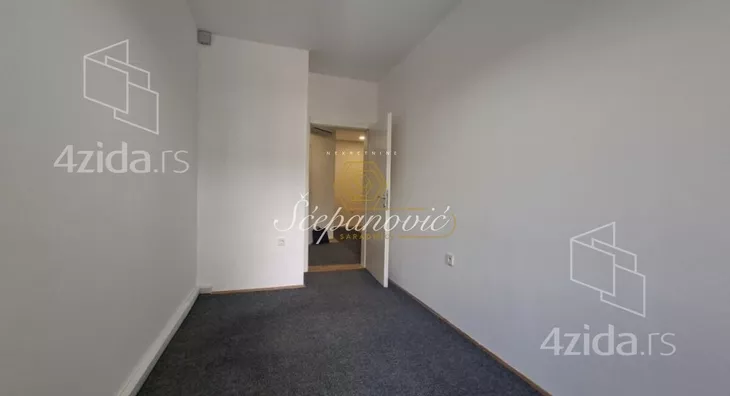 Poslovna zgrada | 4zida