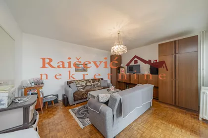 Sesnaestog oktobra | 4zida.rs