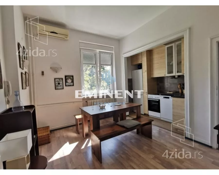 Četvoroiposoban stan | 4zida