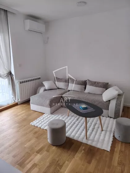 Krfska | 4zida.rs