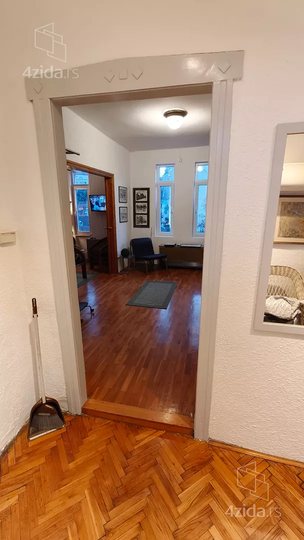 Četvoroiposoban stan | 4zida