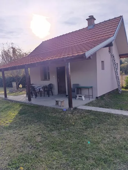 Milana Butozana | 4zida.rs