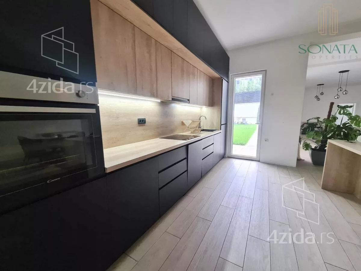 Šestosoban stan | 4zida