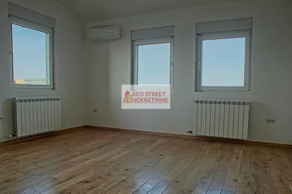 Kikindska | 4zida.rs