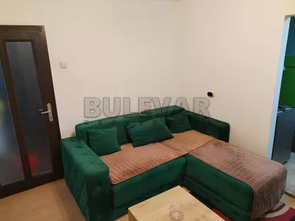 Ivana Milutinovića | 4zida.rs