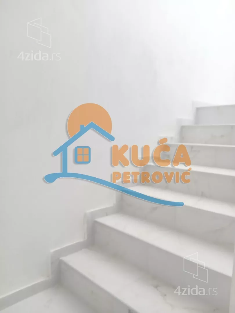 Lokal | 4zida