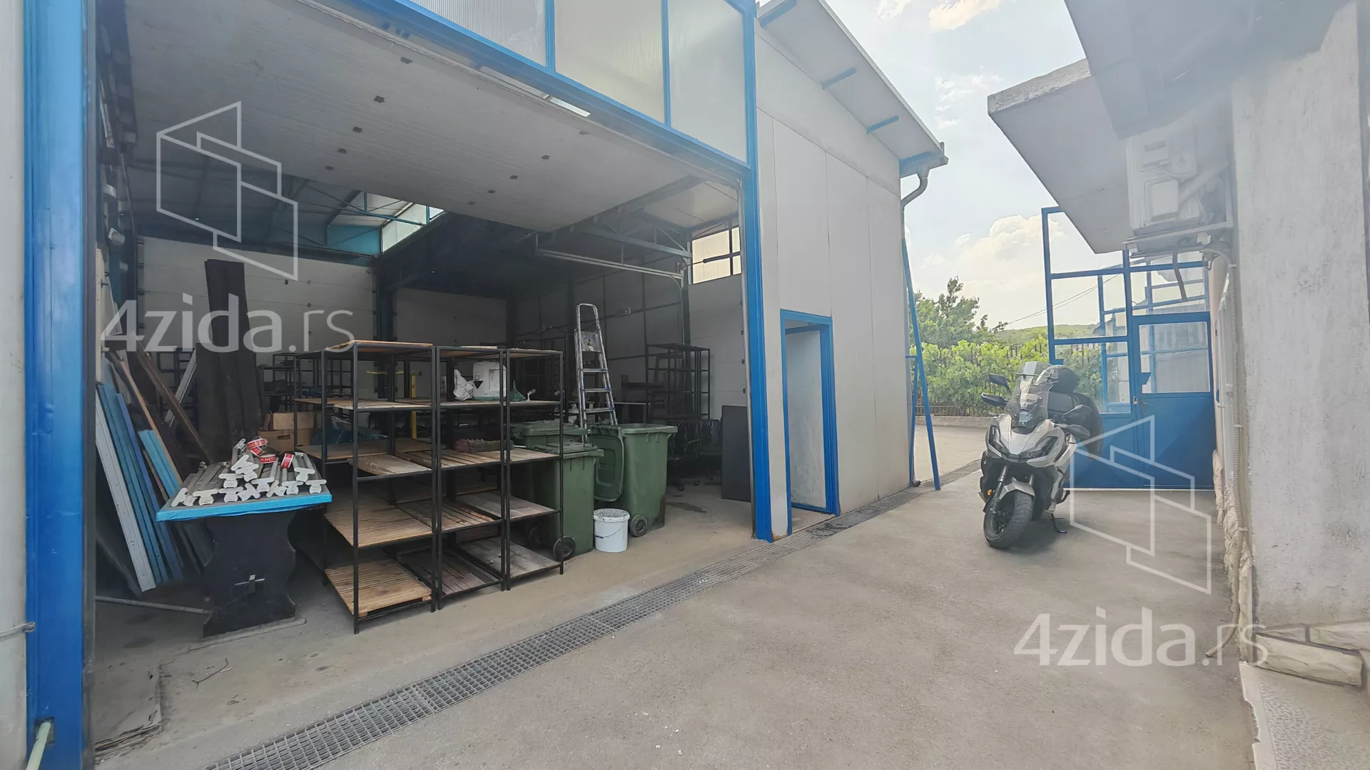 Lokal | 4zida