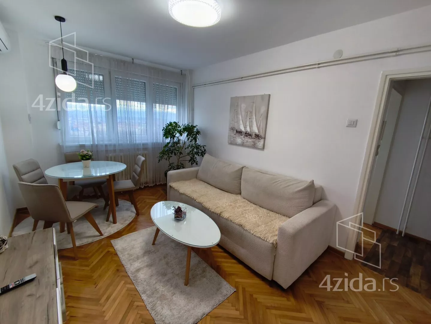 Jednoiposoban stan | 4zida