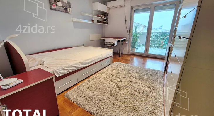 Šestosoban stan | 4zida