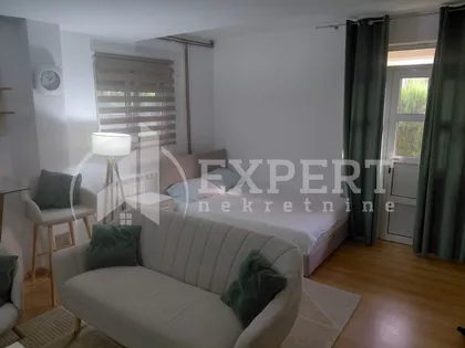 Momčila Mitića | 4zida.rs