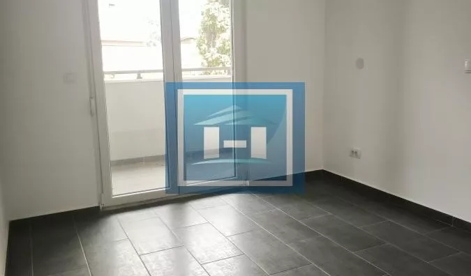 Šestosoban stan | 4zida