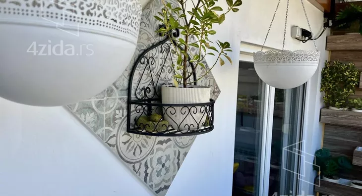 Troiposoban stan | 4zida