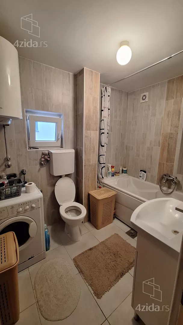 Petosoban stan | 4zida