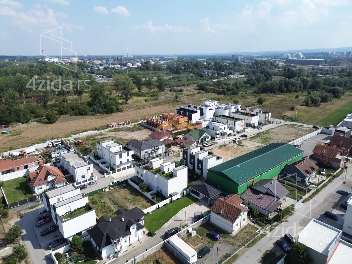 Petosoban stan | 4zida