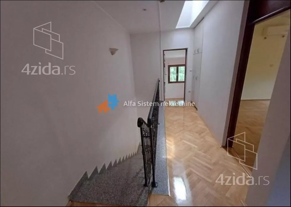 Šestosoban stan | 4zida