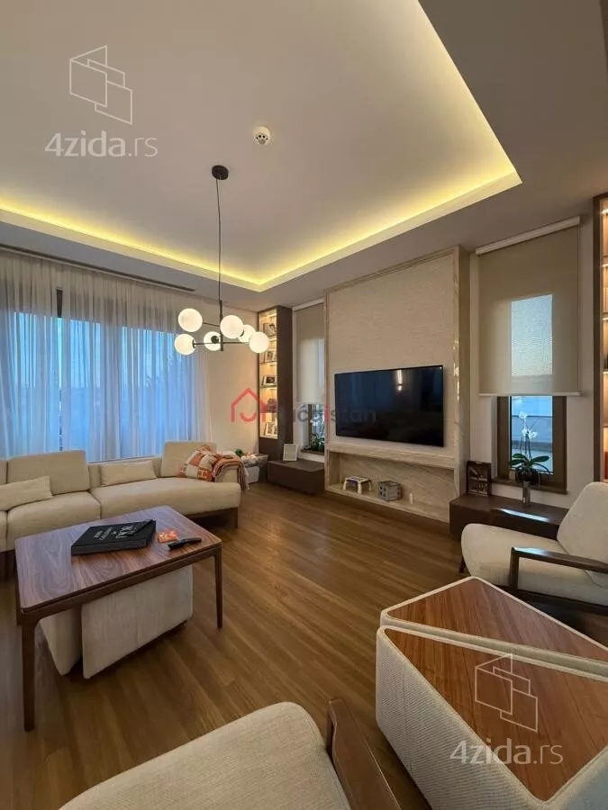 Petosoban stan | 4zida