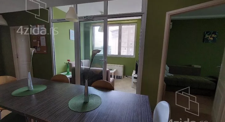 Četvoroiposoban stan | 4zida