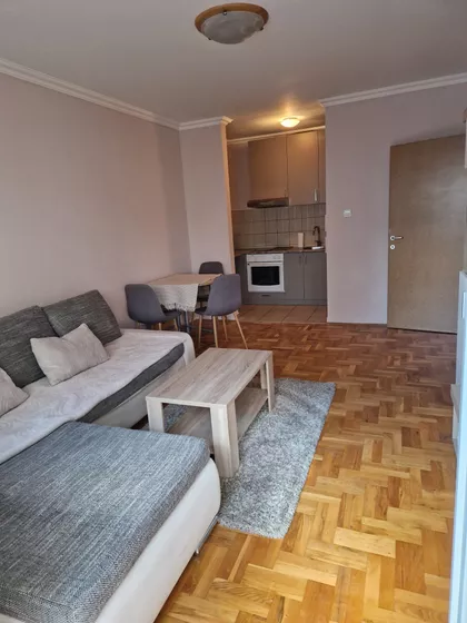 Vuka Karadžića | 4zida.rs