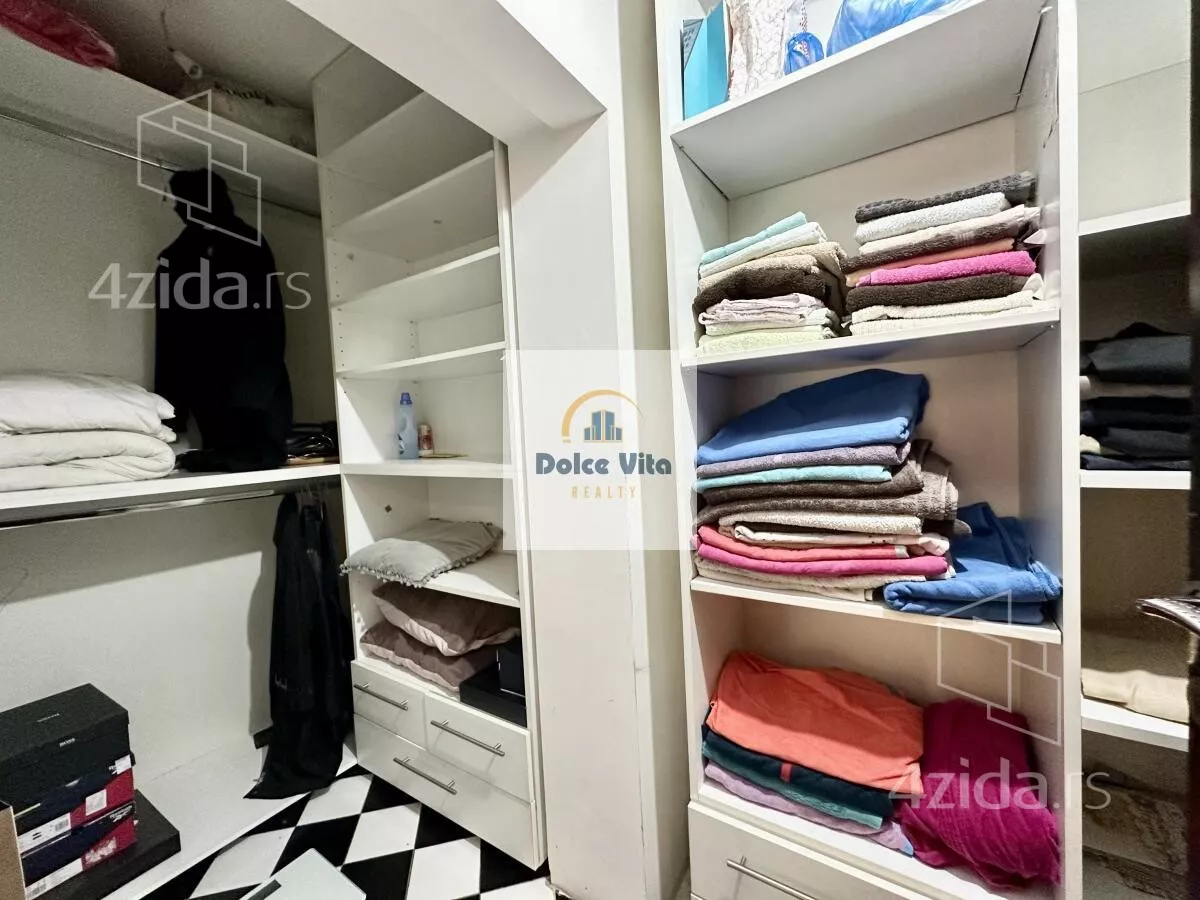 Šestosoban stan | 4zida