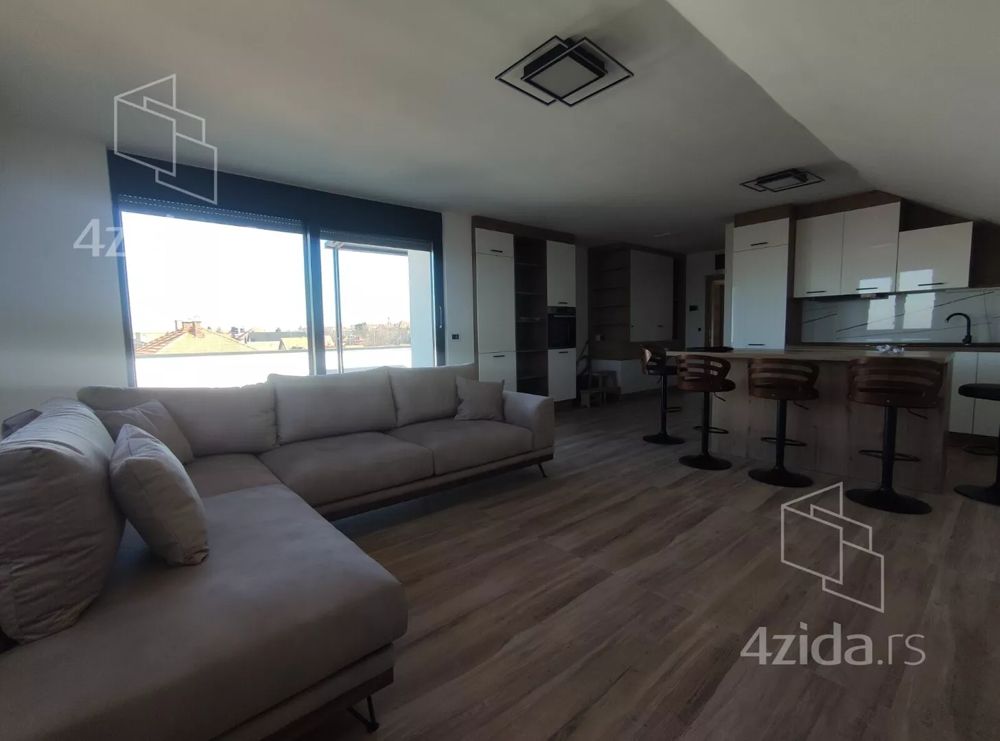 Dvoiposoban stan | 4zida