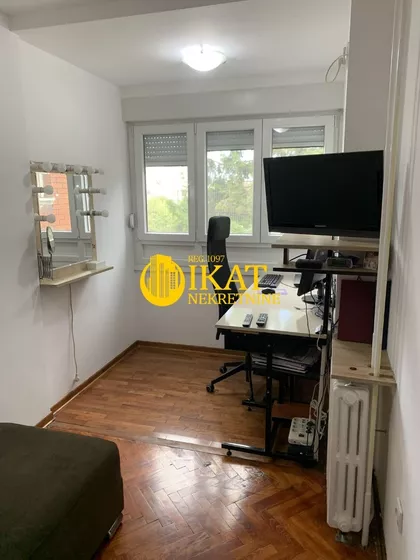 Petrarkina | 4zida.rs