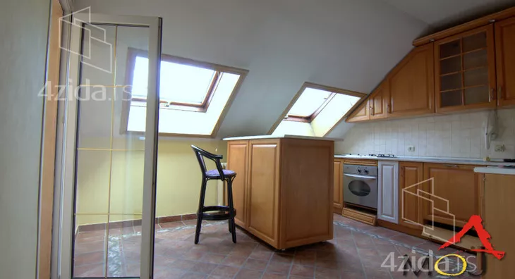 Petosoban stan | 4zida