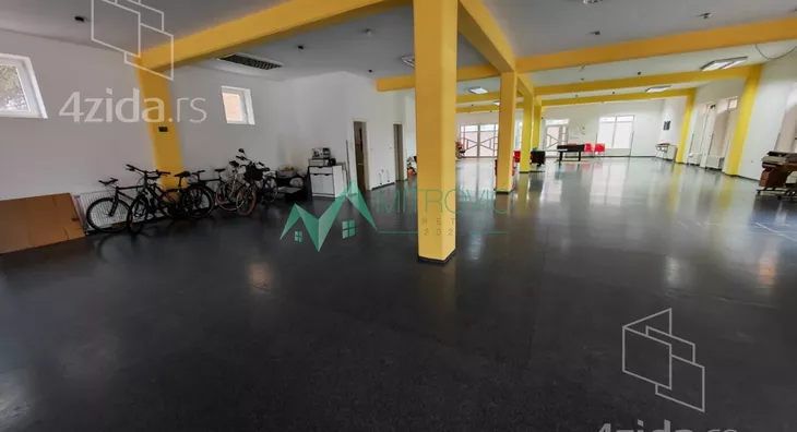 Poslovni prostor | 4zida