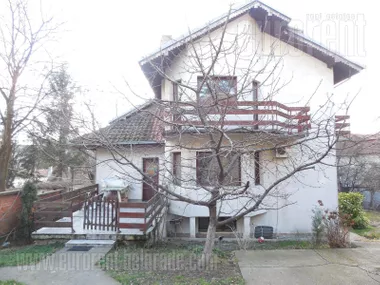DEDINJE BELI DVOR