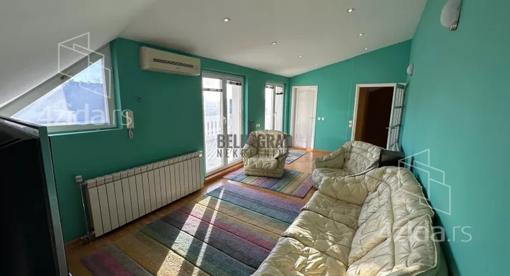 Sedmosoban stan | 4zida