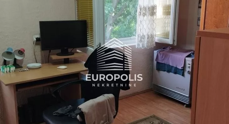 Šestosoban stan | 4zida