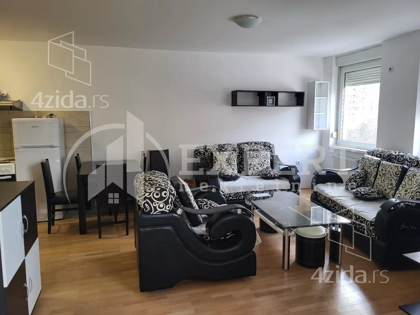 Jednoiposoban stan | 4zida