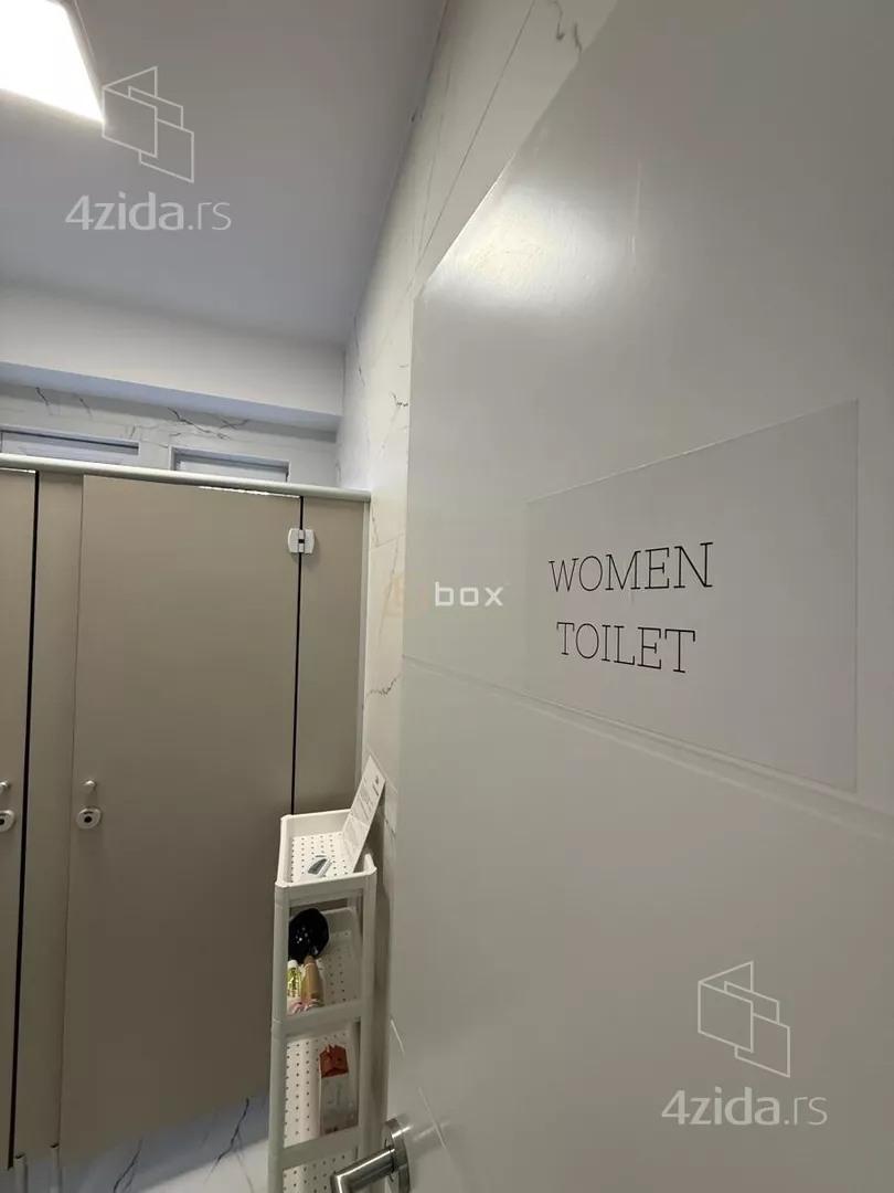 Poslovna zgrada | 4zida