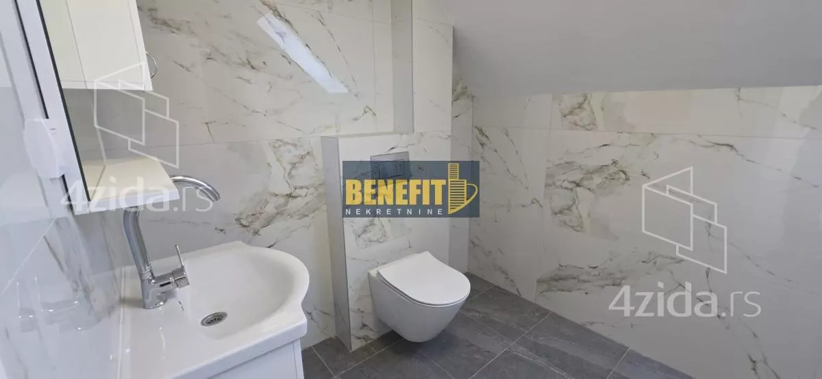 Četvoroiposoban stan | 4zida