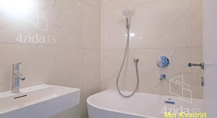 Petosoban stan | 4zida