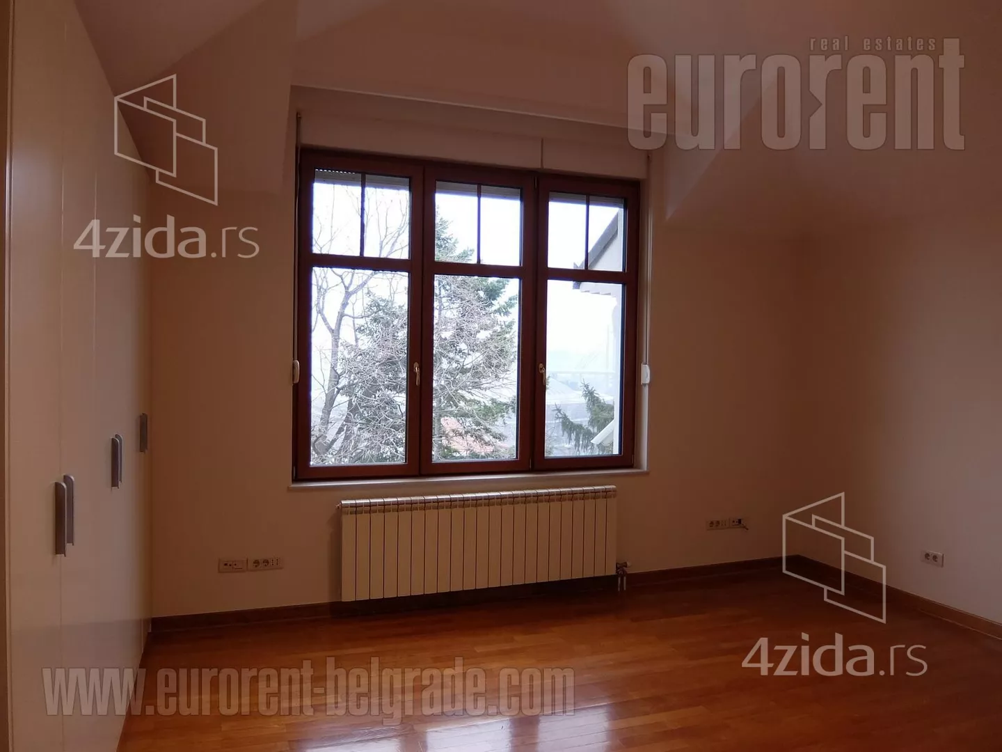 Troiposoban stan | 4zida