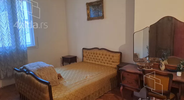 Četvoroiposoban stan | 4zida