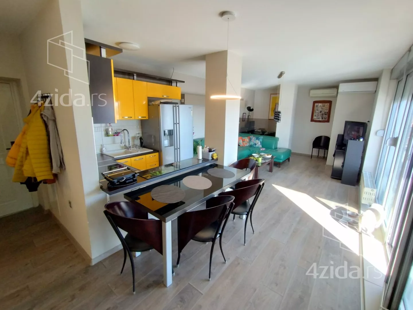 Troiposoban stan | 4zida