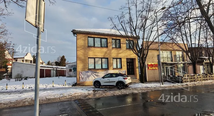 Poslovni prostor | 4zida