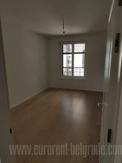 KRUNSKA OKOLINA | 4zida.rs