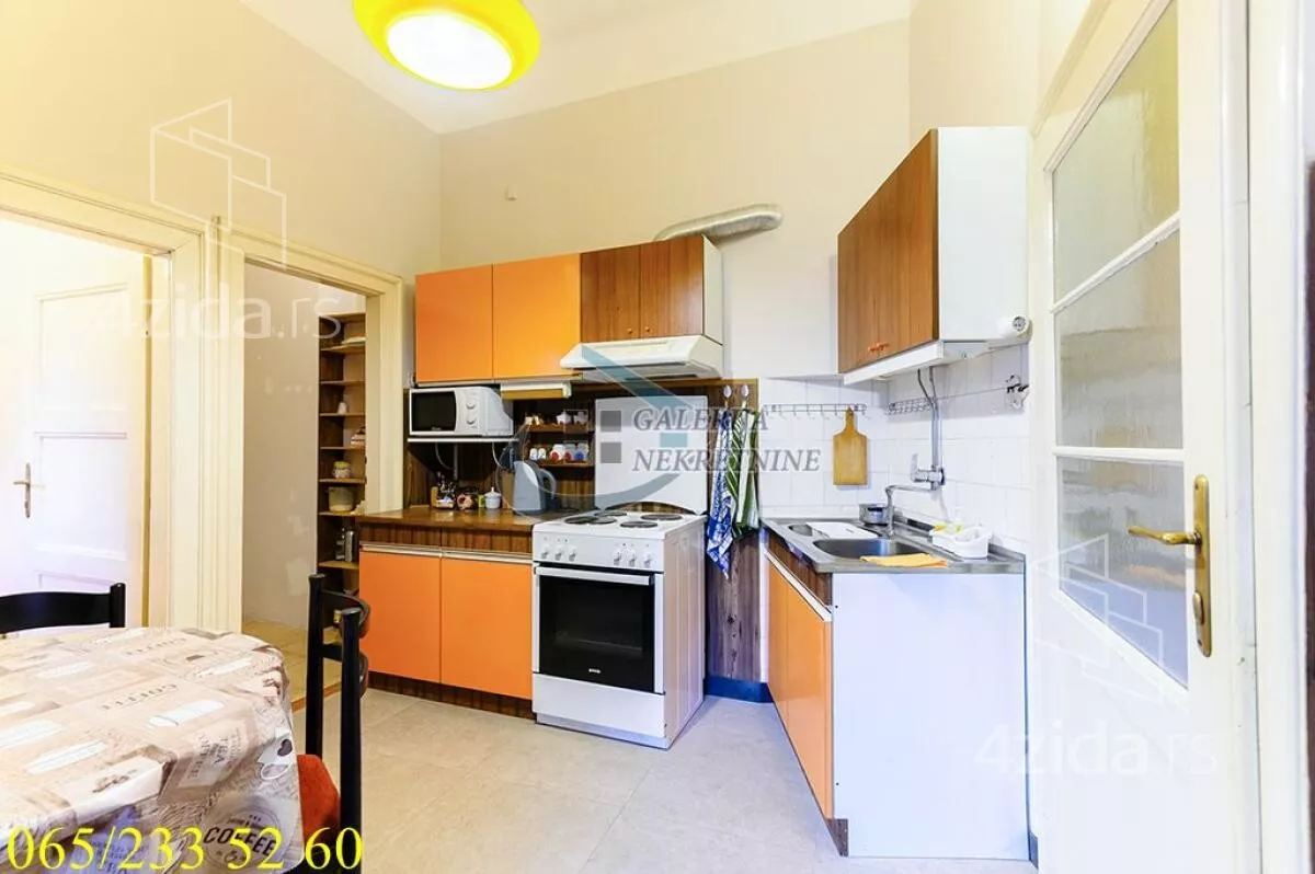 Četvoroiposoban stan | 4zida