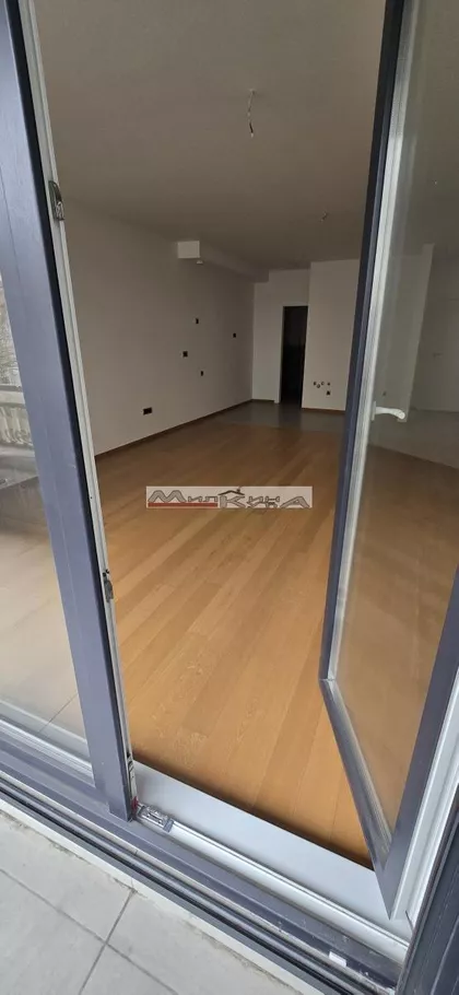 Autokomanda | 4zida.rs