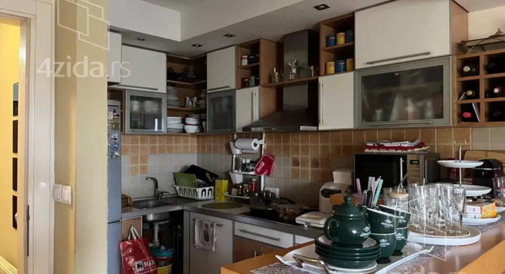 Troiposoban stan | 4zida