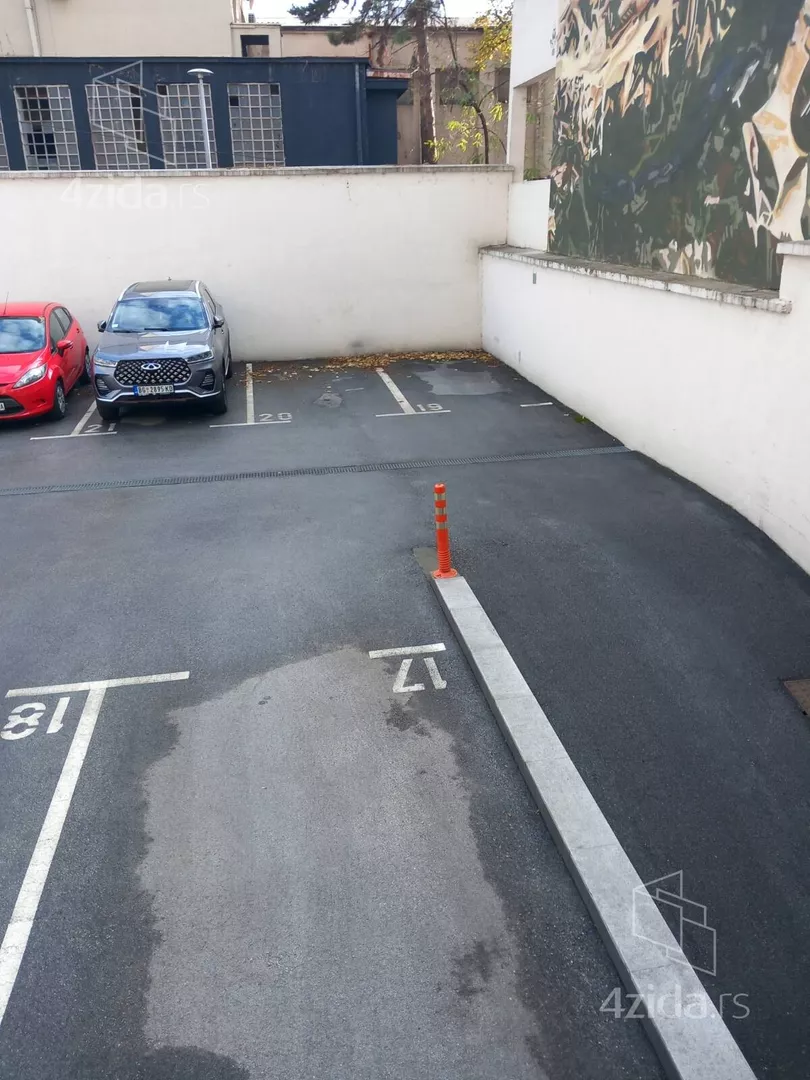 Parking | 4zida