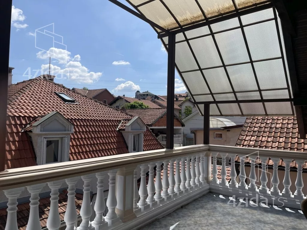 Petosoban stan | 4zida