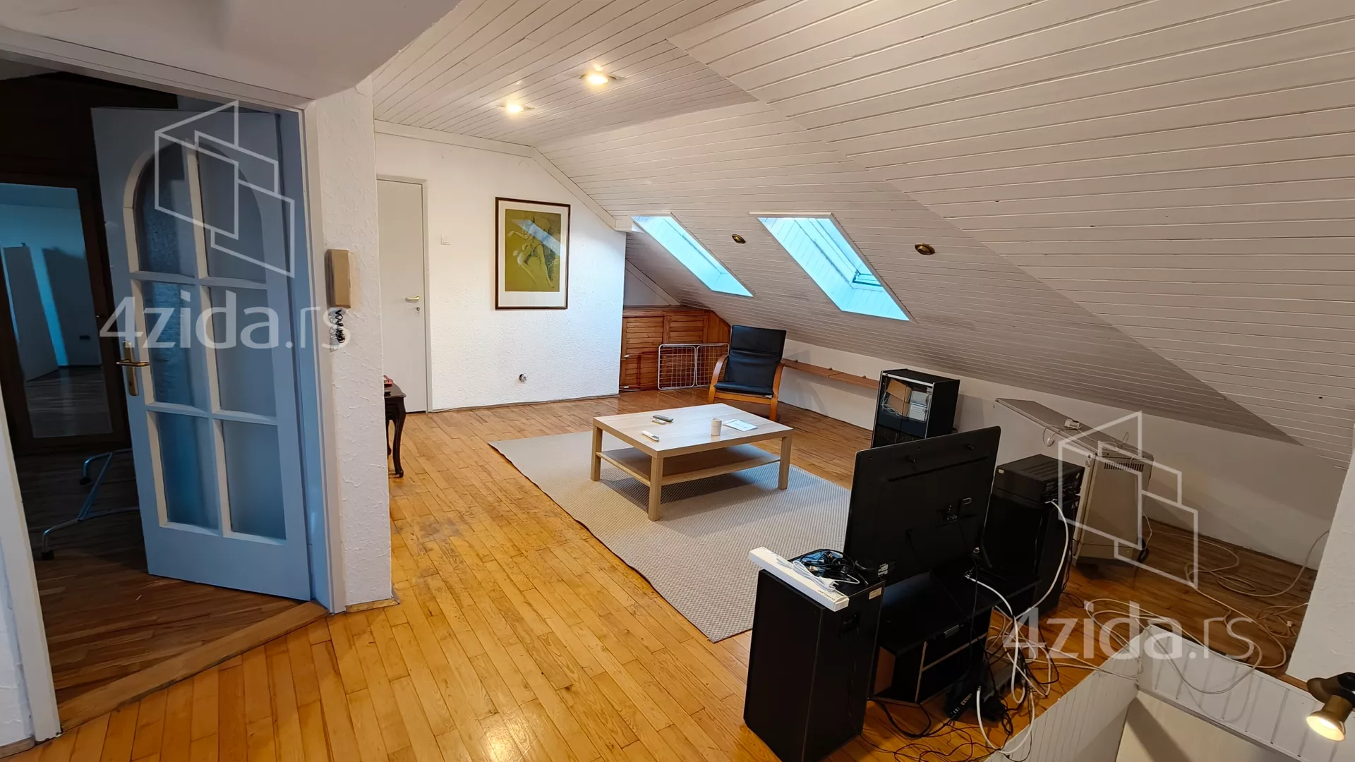 Četvoroiposoban stan | 4zida