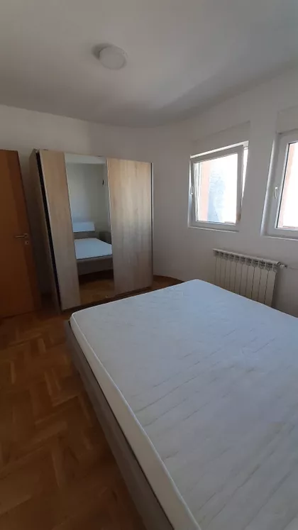 Crveni Krst Vračar | 4zida.rs