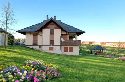 Velanski Gaj | 4zida.rs