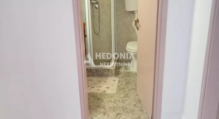 Poslovna zgrada | 4zida